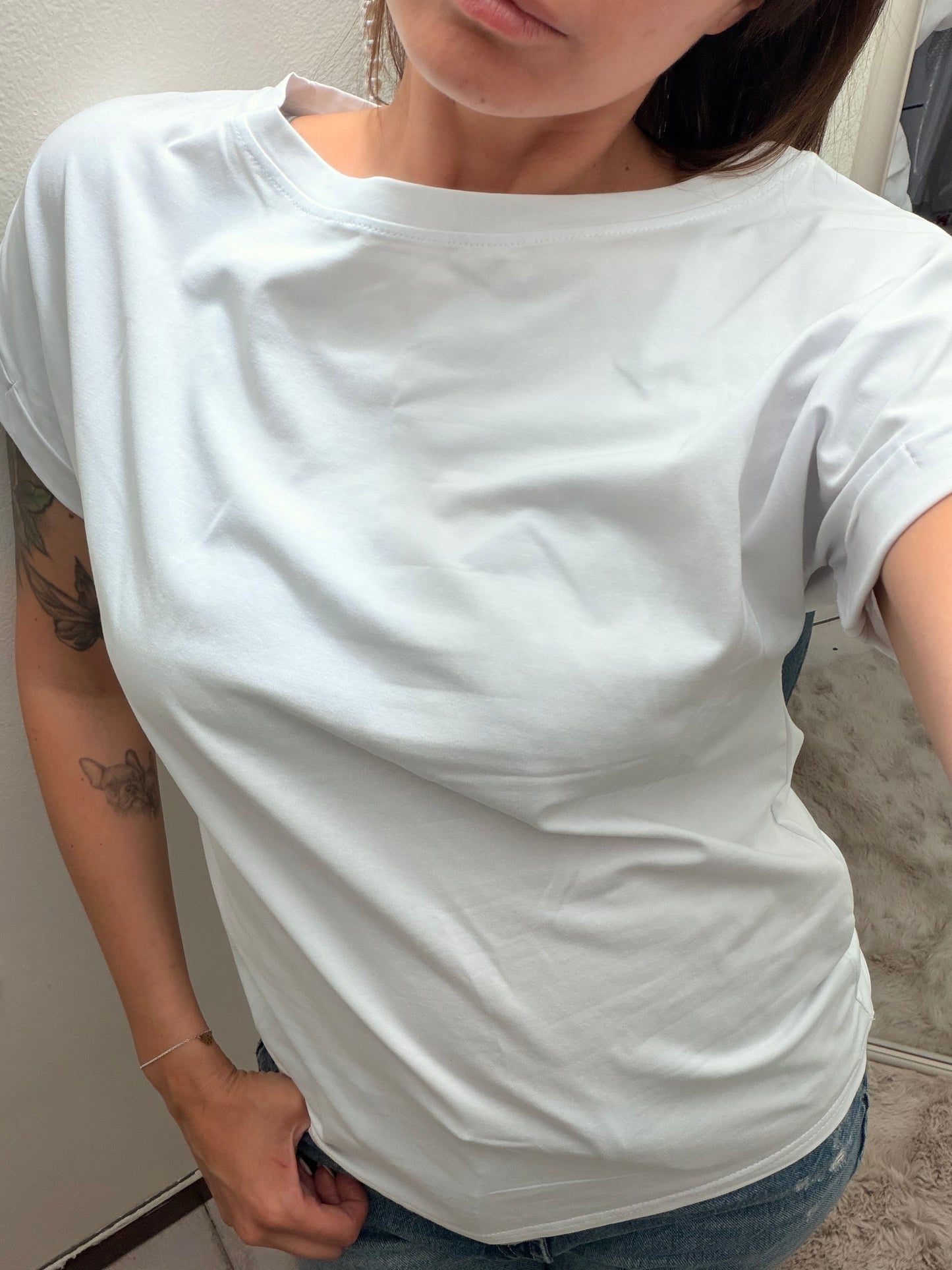 T-shirt con risvolti