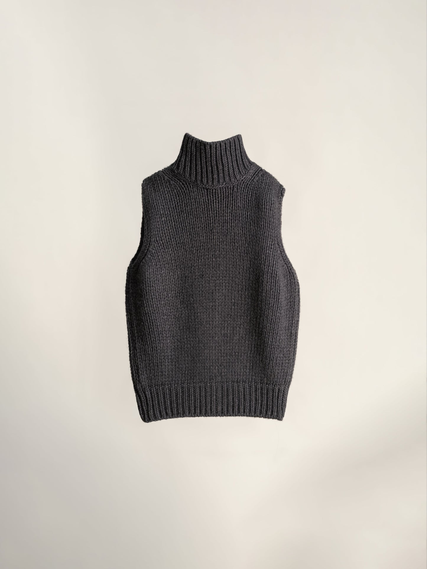 Cashmere Mix Slevelees Top-5