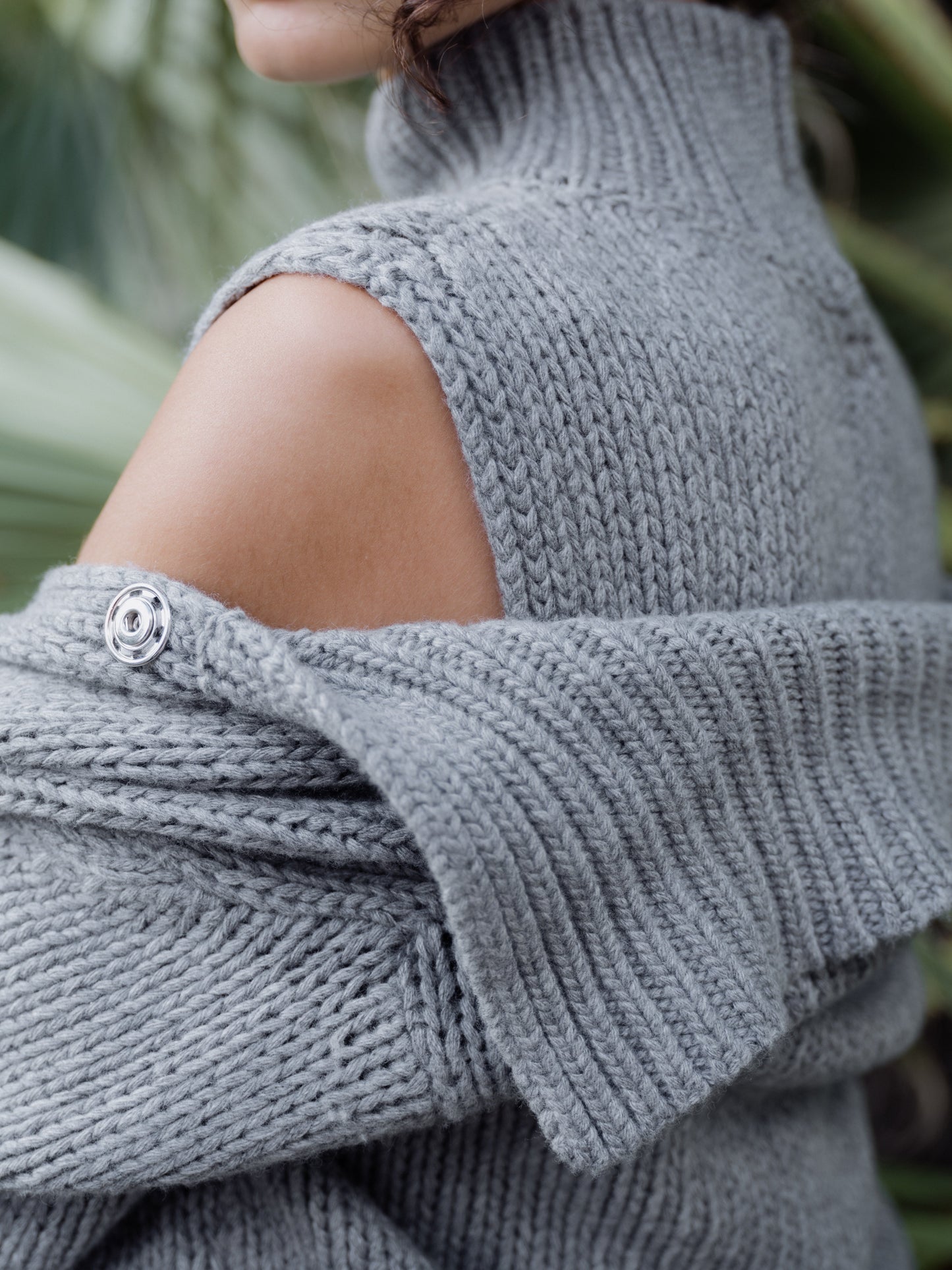 Cashmere Mix Slevelees Top-4